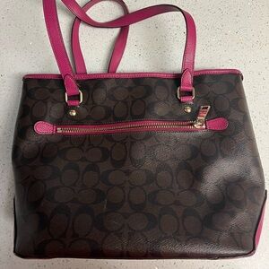 Coach Signature Zip Tote Bag
